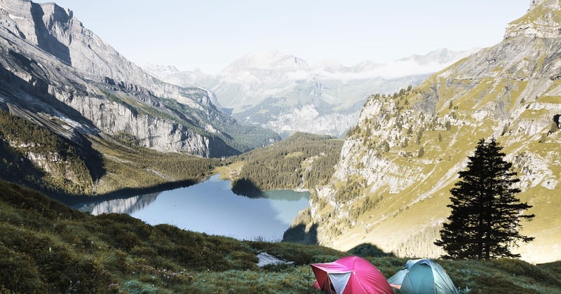 Choisir une tente légère pour le camping en montagne : le guide essentiel