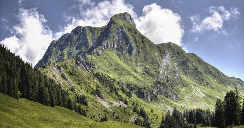 Randonnée dans les Alpes : les essentiels à ne pas oublier